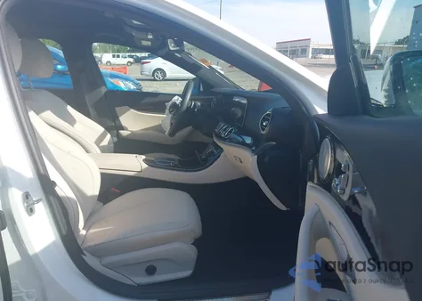 2021 Mercedes-Benz E 350 z USA, uszkodzony, nr VIN W1KZF8DB1MA951085